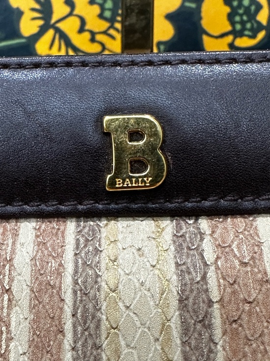 Vintage 1970s Bally Leather Lined Embossed Leather Tote - Picture 7 of 15